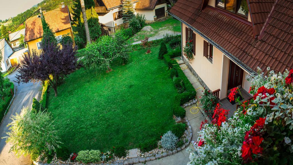סלוניי Apartments And Rooms Stefanac מראה חיצוני תמונה