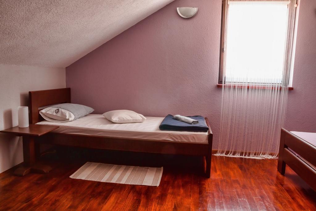 סלוניי Apartments And Rooms Stefanac חדר תמונה