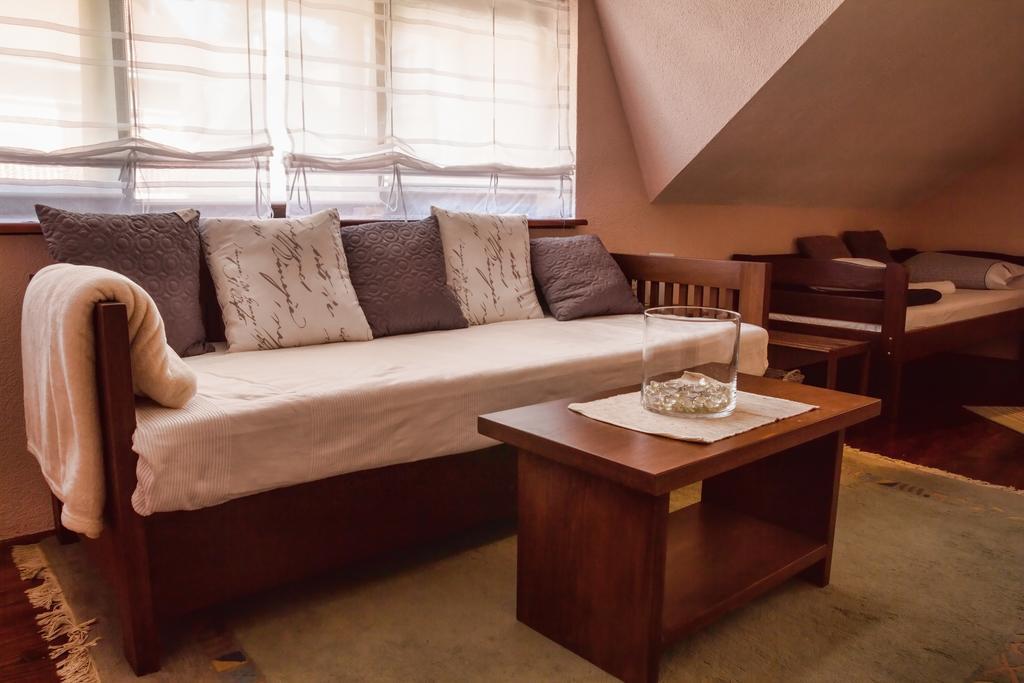 סלוניי Apartments And Rooms Stefanac חדר תמונה