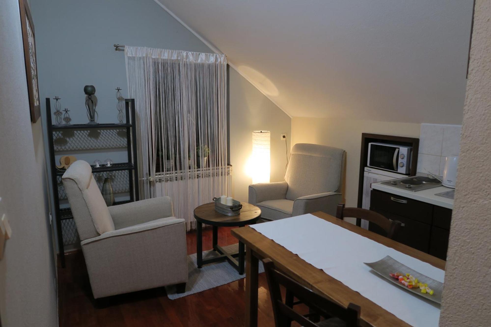 סלוניי Apartments And Rooms Stefanac מראה חיצוני תמונה