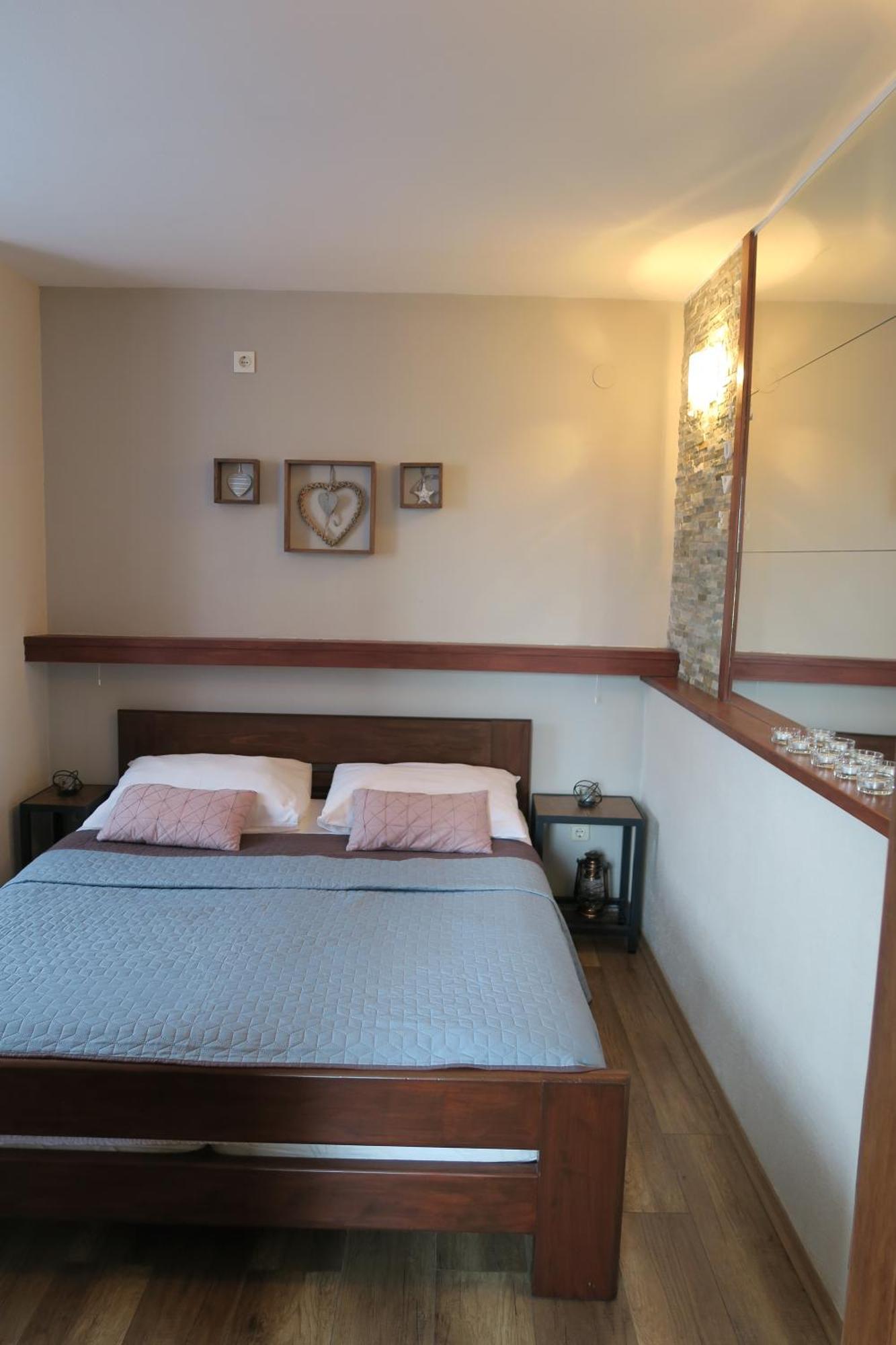 סלוניי Apartments And Rooms Stefanac מראה חיצוני תמונה