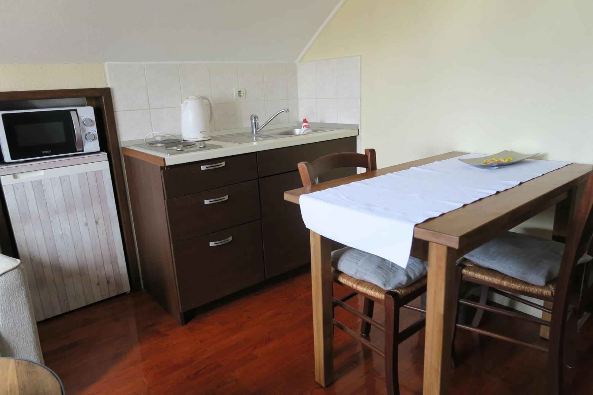 סלוניי Apartments And Rooms Stefanac מראה חיצוני תמונה