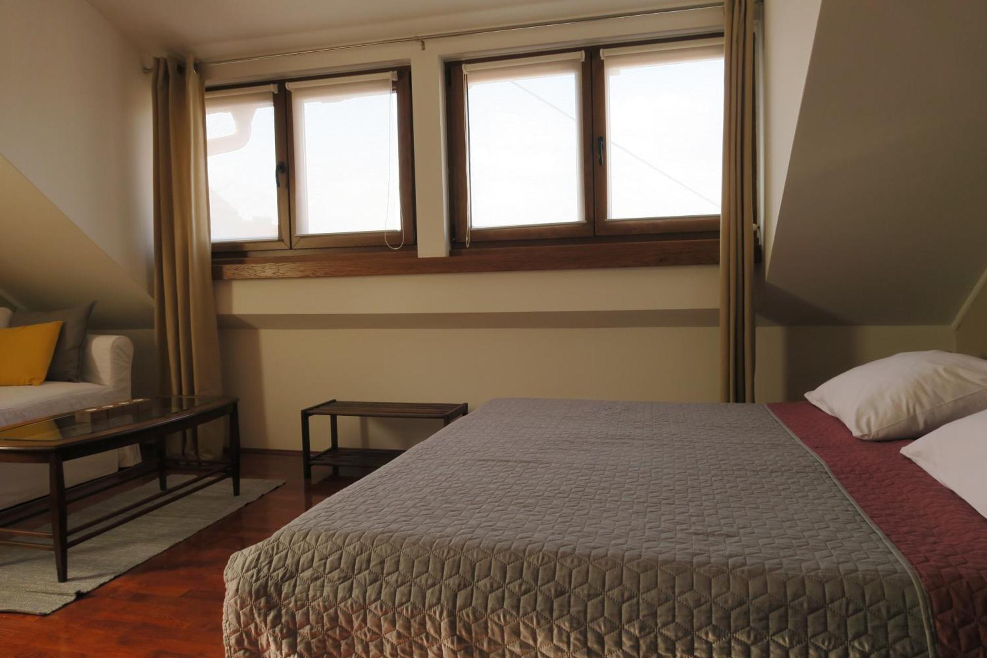 סלוניי Apartments And Rooms Stefanac מראה חיצוני תמונה