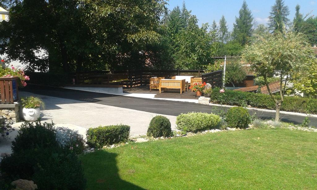 סלוניי Apartments And Rooms Stefanac מראה חיצוני תמונה