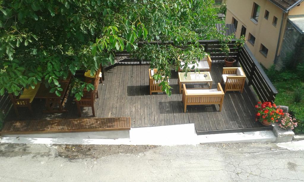 סלוניי Apartments And Rooms Stefanac מראה חיצוני תמונה