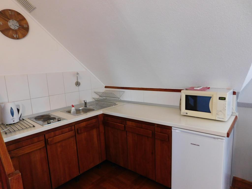 סלוניי Apartments And Rooms Stefanac מראה חיצוני תמונה