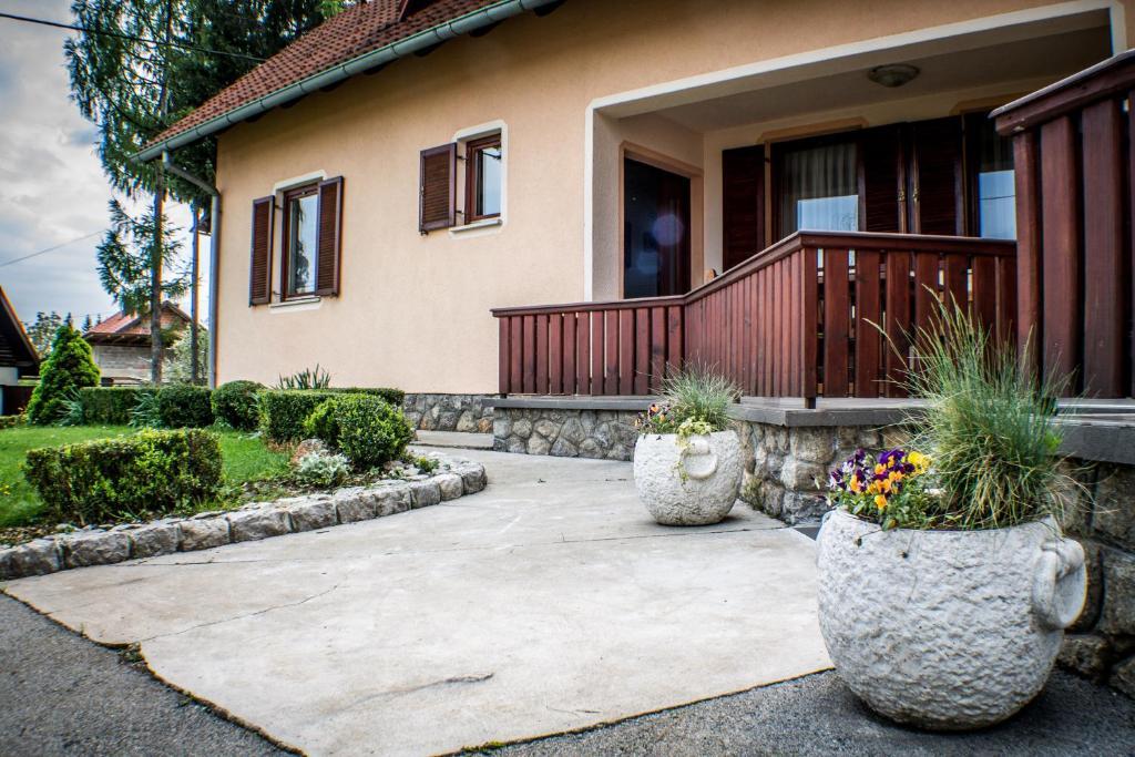 סלוניי Apartments And Rooms Stefanac חדר תמונה